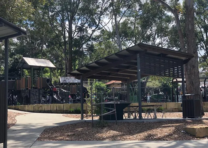 Exquisite Family Home +Parking, Close To Cbd
